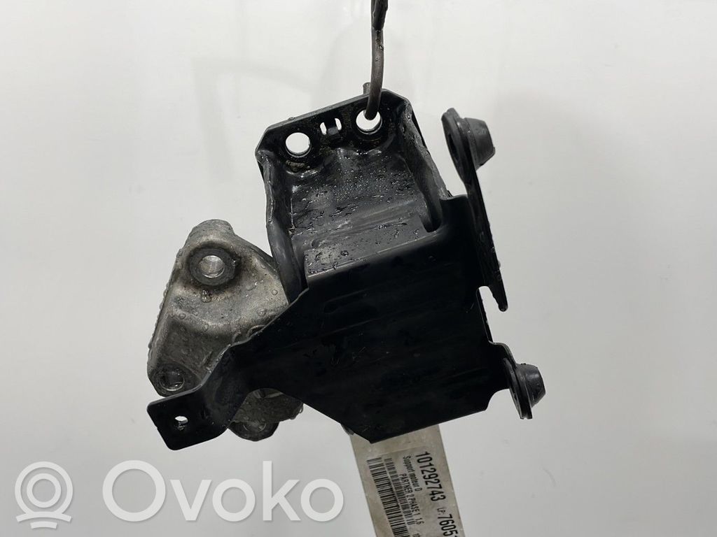 Engine mount bracket