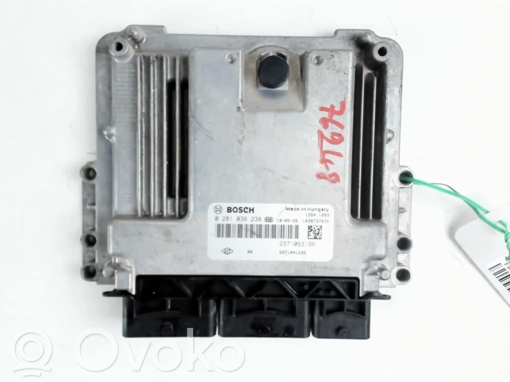 Renault Clio IV Engine control unit/module 