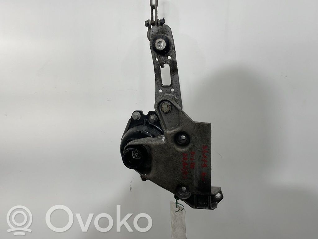 Engine mount bracket   8200181589