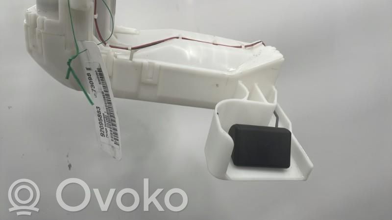 Bomba interna de combustible   1510084M02