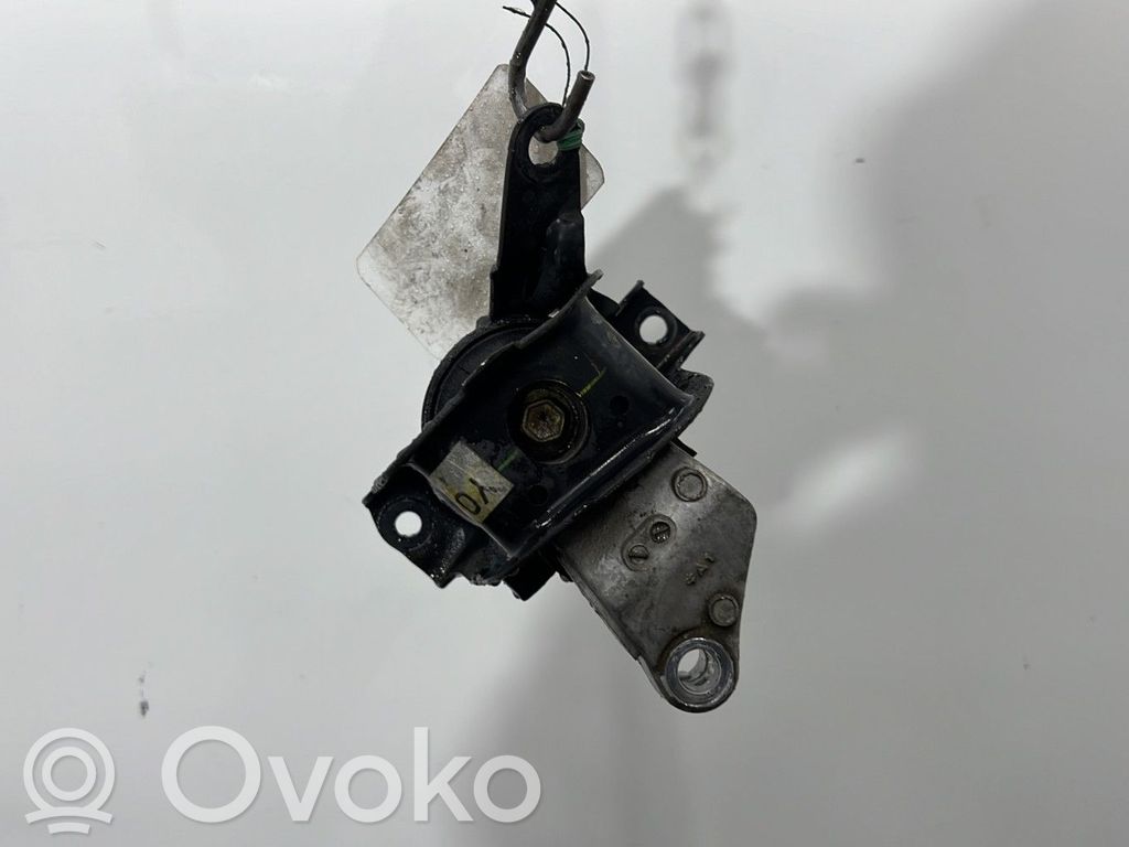 Engine mount bracket