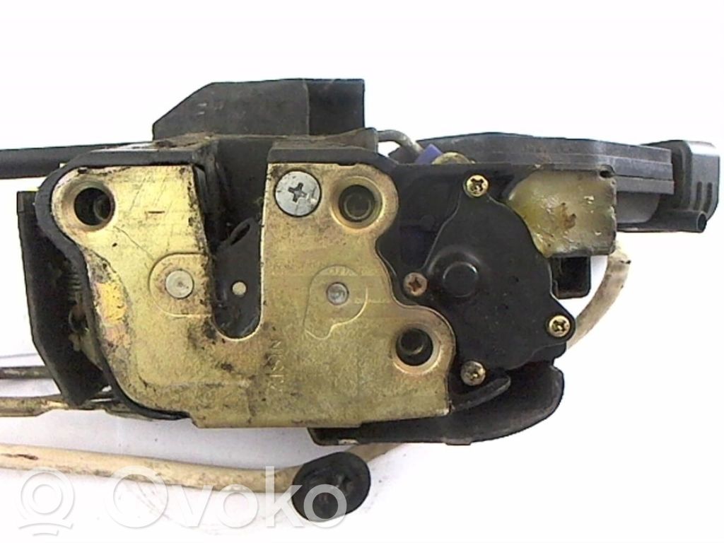 Toyota Corolla E110 Priekinė durų spyna 