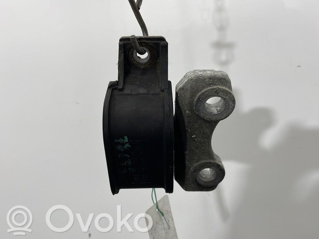 Engine mount bracket   9127490