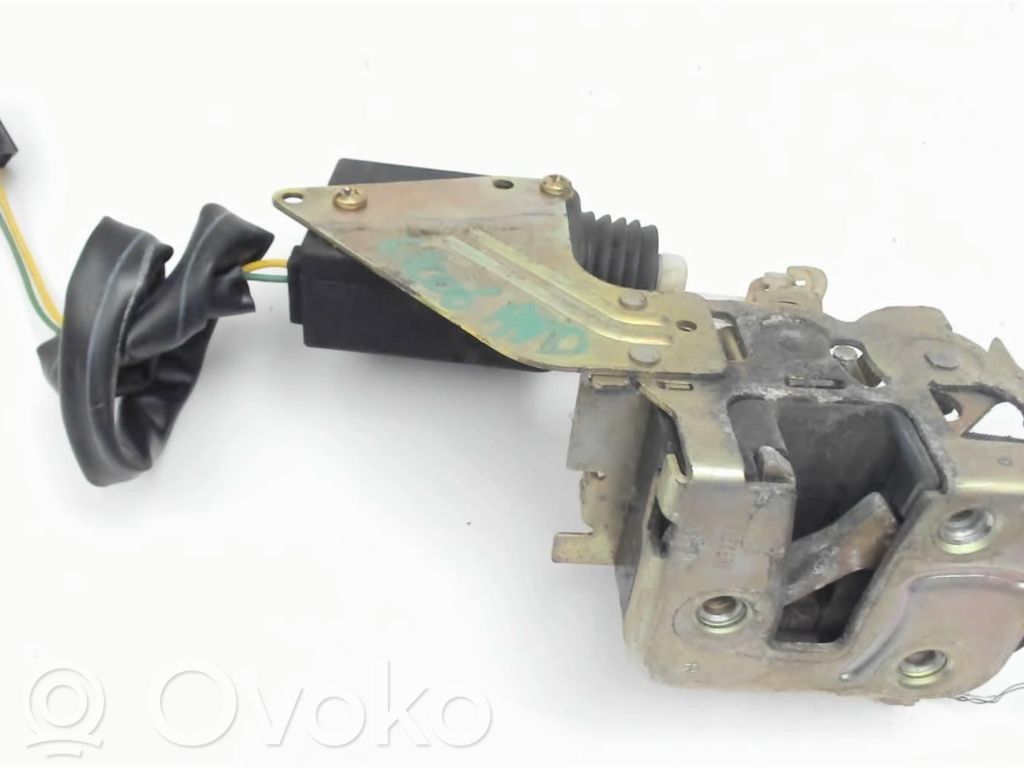 Volvo 440 Priekšpusē slēdzene 