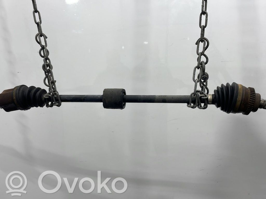 Suzuki Wagon R+ Półoś przednia 