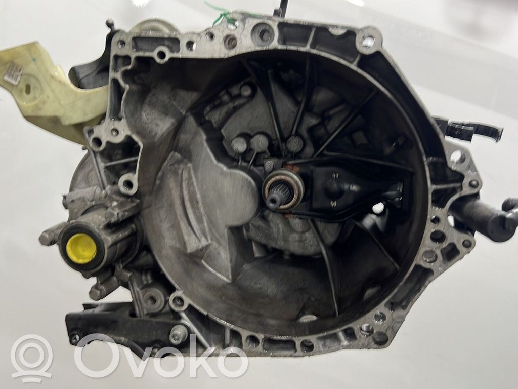 Peugeot 2008 I Cutie viteze manuală cu 5 trepte 