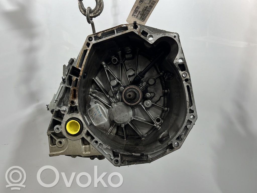 Nissan Juke I F15 Manuaalinen 6-portainen vaihdelaatikko