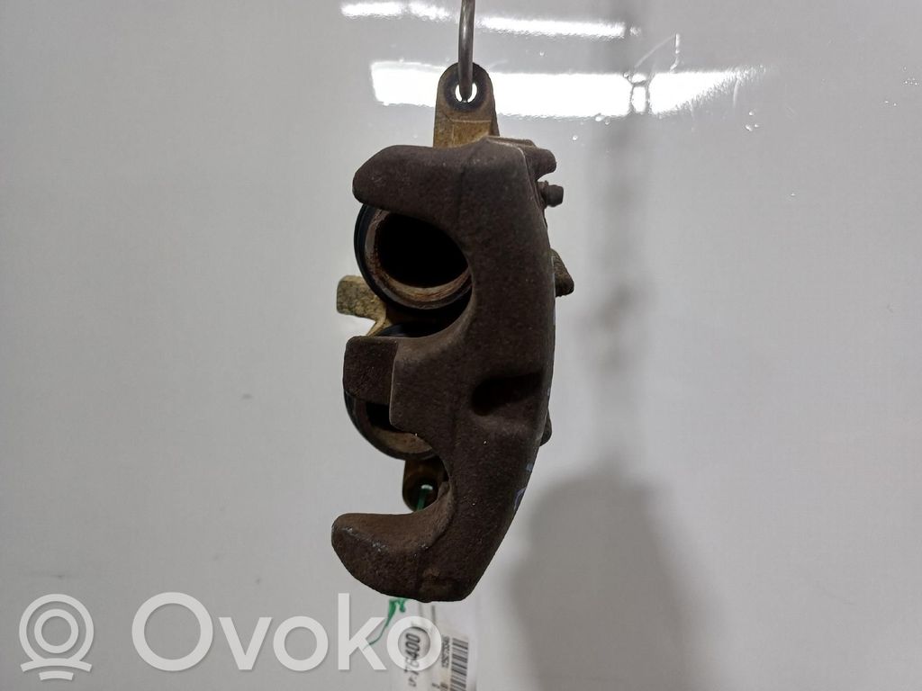 Caliper de freno delantero   D11127F00A