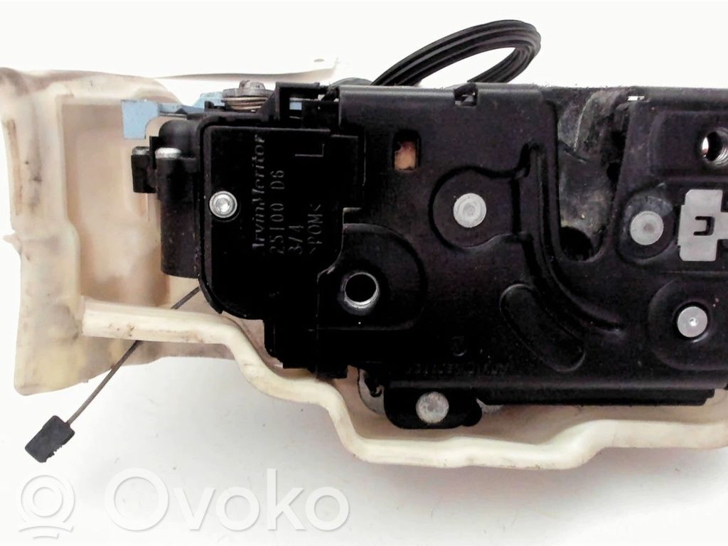 Volkswagen Golf V Zamek drzwi przednich 