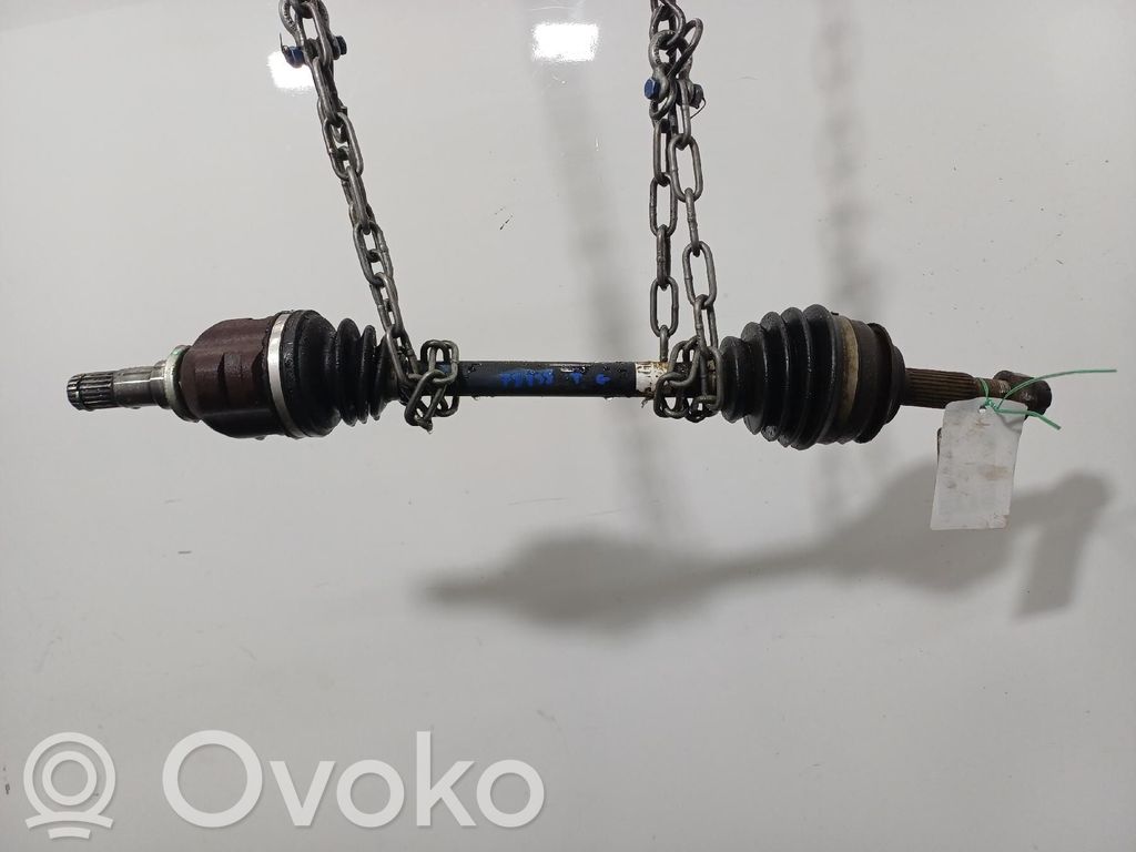 Toyota Yaris Półoś przednia 