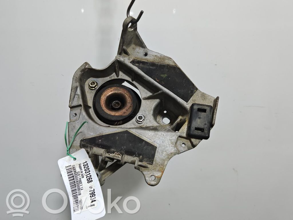 Renault Clio I Soporte de la caja de cambios 