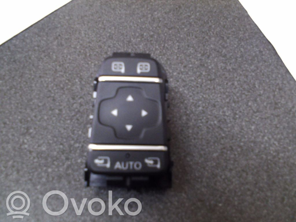 Renault Captur Wing mirror switch 