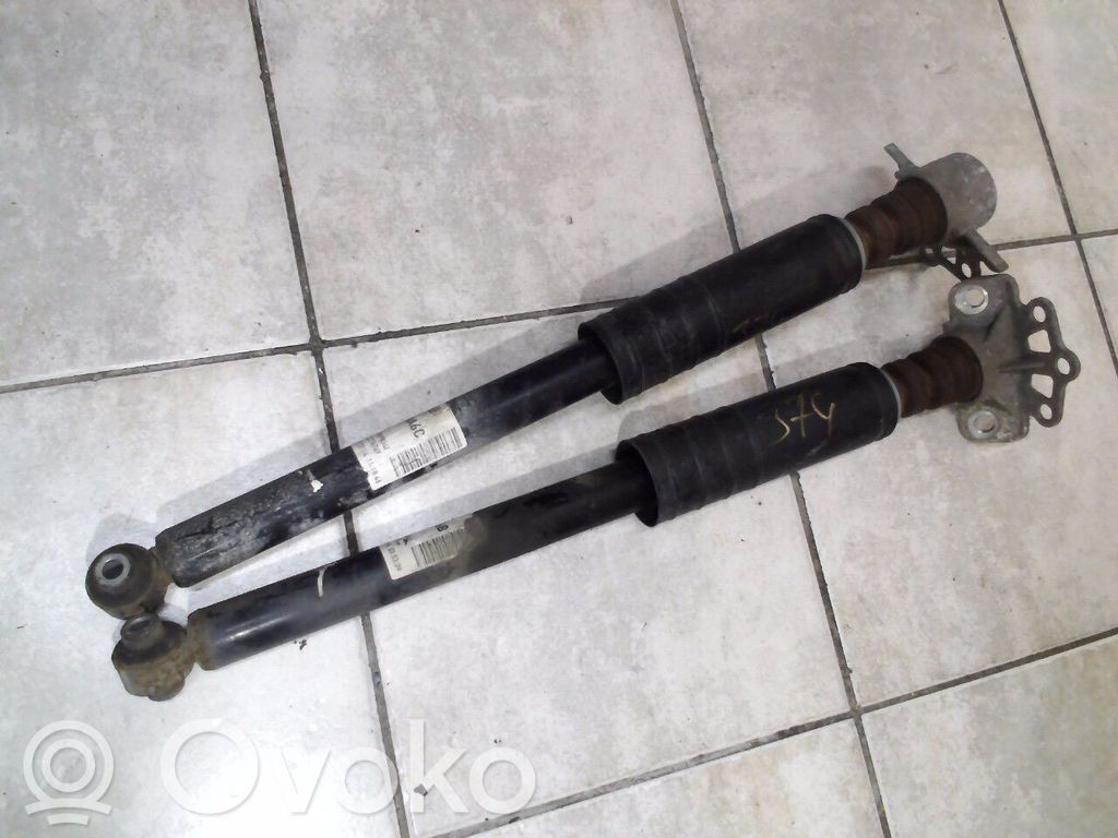 Opel Corsa D Takaiskunvaimennin 