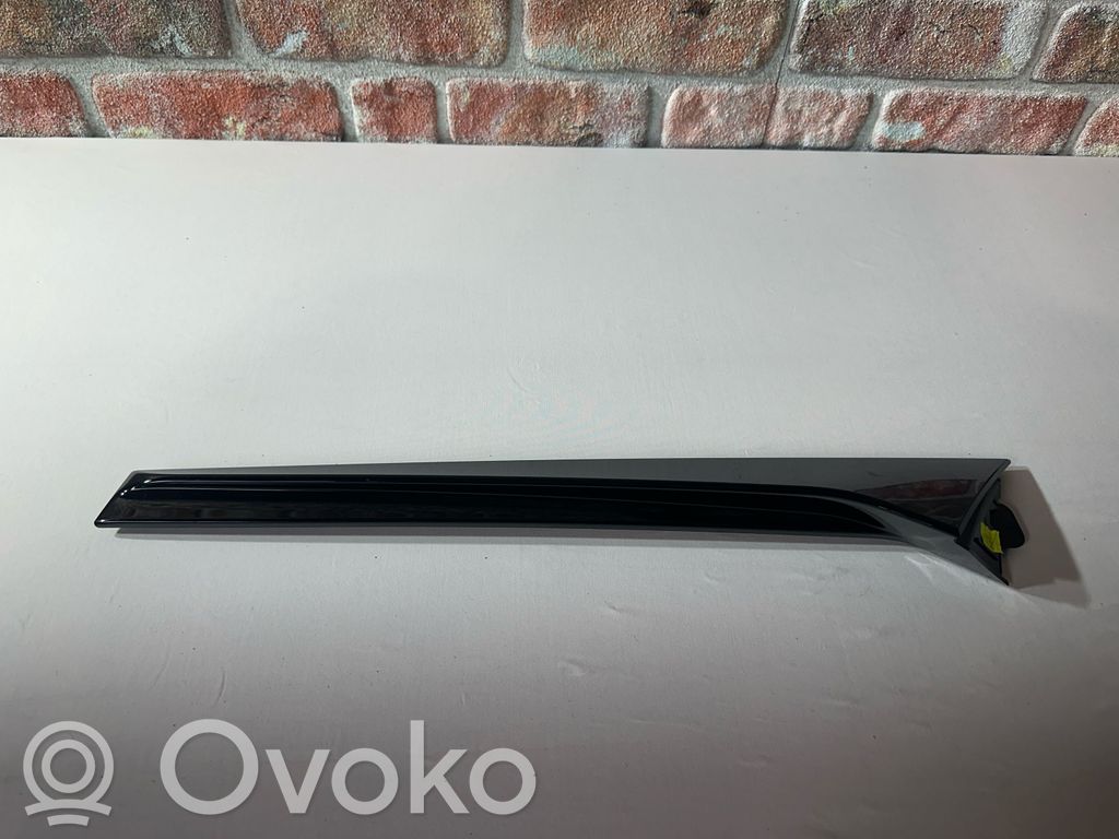 Tailgate trim   4M8854871