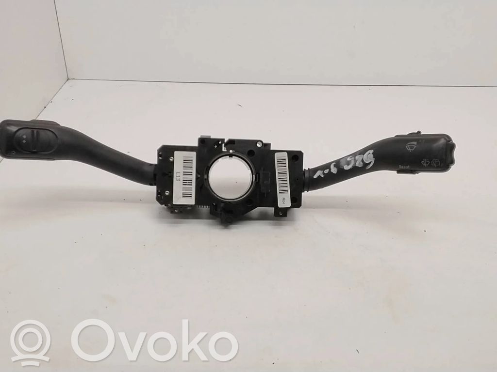 Audi A6 S6 C5 4B Manetka / Przełącznik kierunkowskazów wycieraczek 