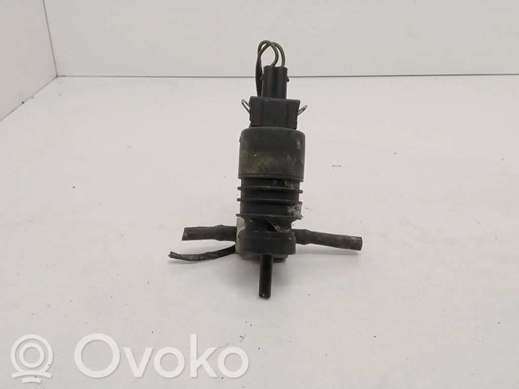 Volkswagen Golf III Pompa spryskiwacza szyby przedniej / czołowej 