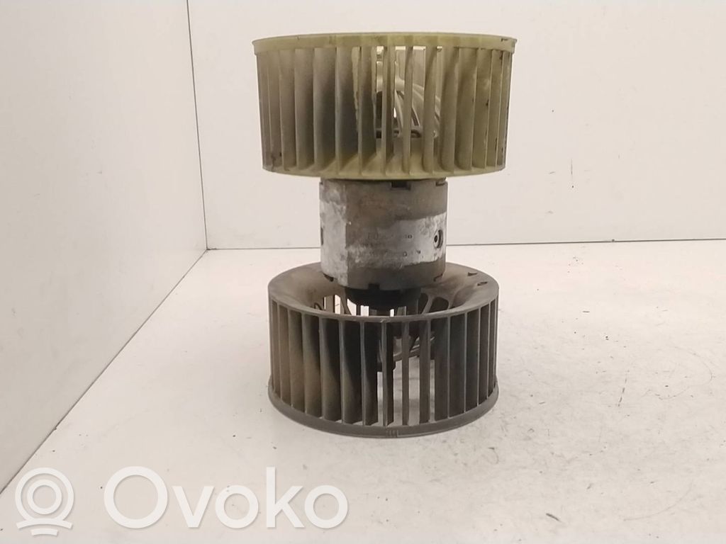 BMW 3 E36 Pečiuko ventiliatorius/ putikas 