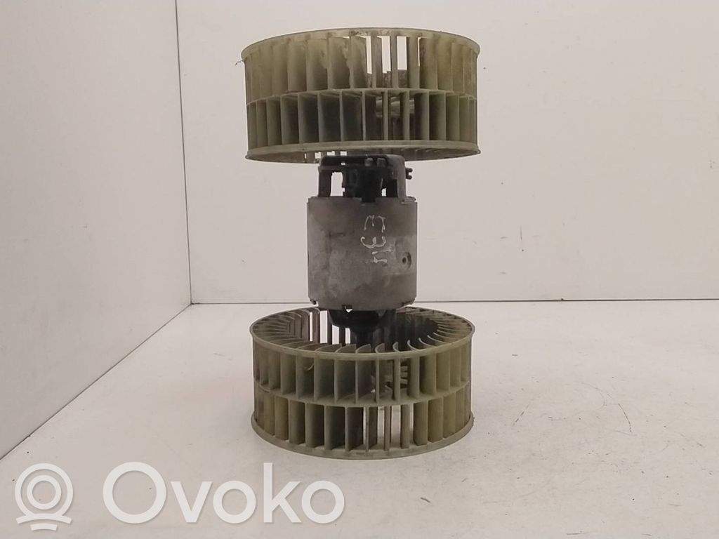 BMW 5 E34 Lämmittimen puhallin 
