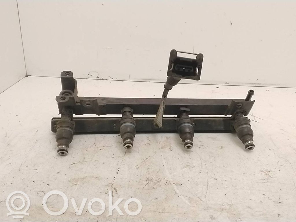 BMW 3 E30 Degvielas sprauslu vadi 