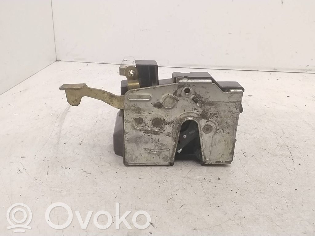 Etuoven lukko   8104782