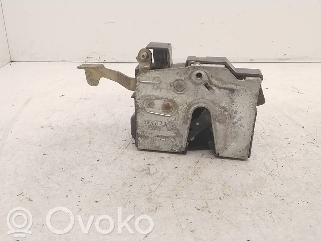 BMW 5 E34 Front door lock 