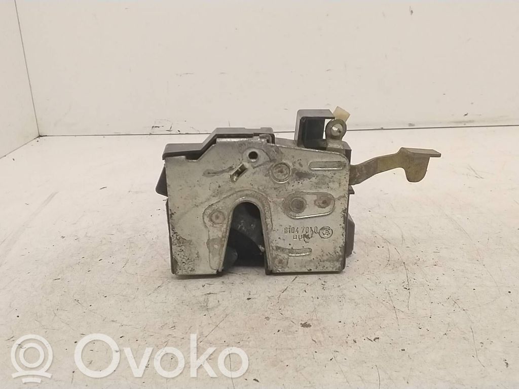 BMW 5 E34 Priekšpusē slēdzene 