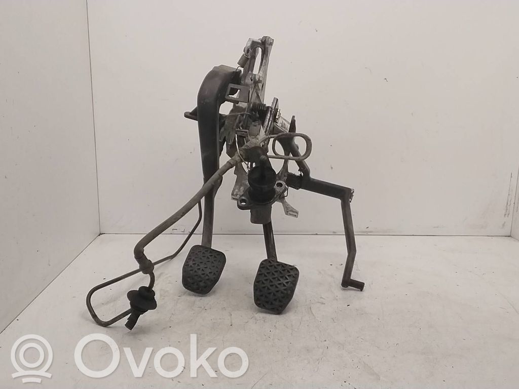 Pedal assembly   42223703