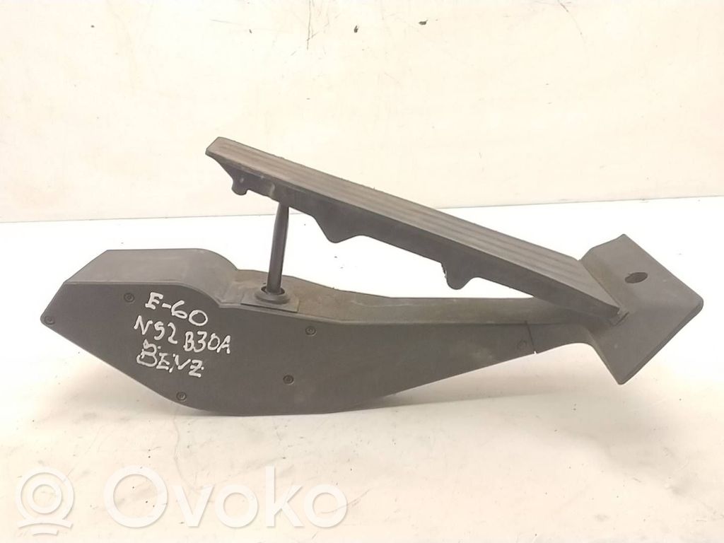 Akceleratoriaus pedalas   6766930,2591601,0408057