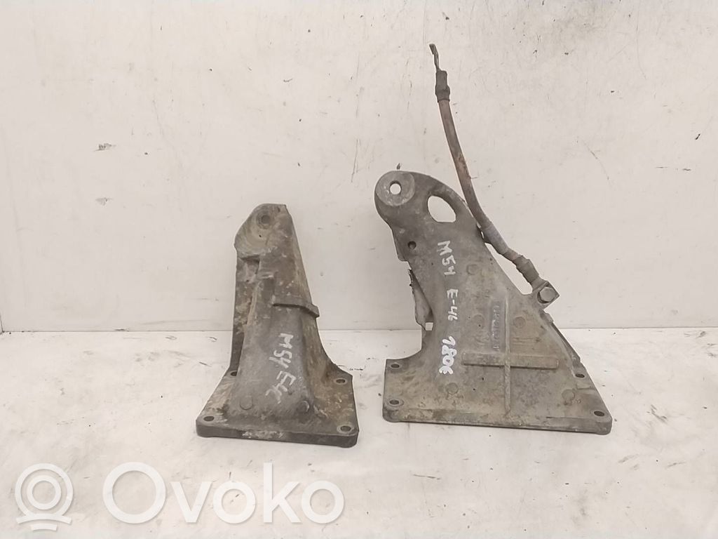 BMW 3 E46 Engine mounting bracket 