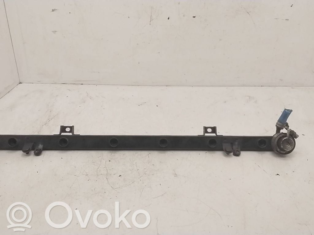 BMW 5 E39 Fuel pressure regulator 
