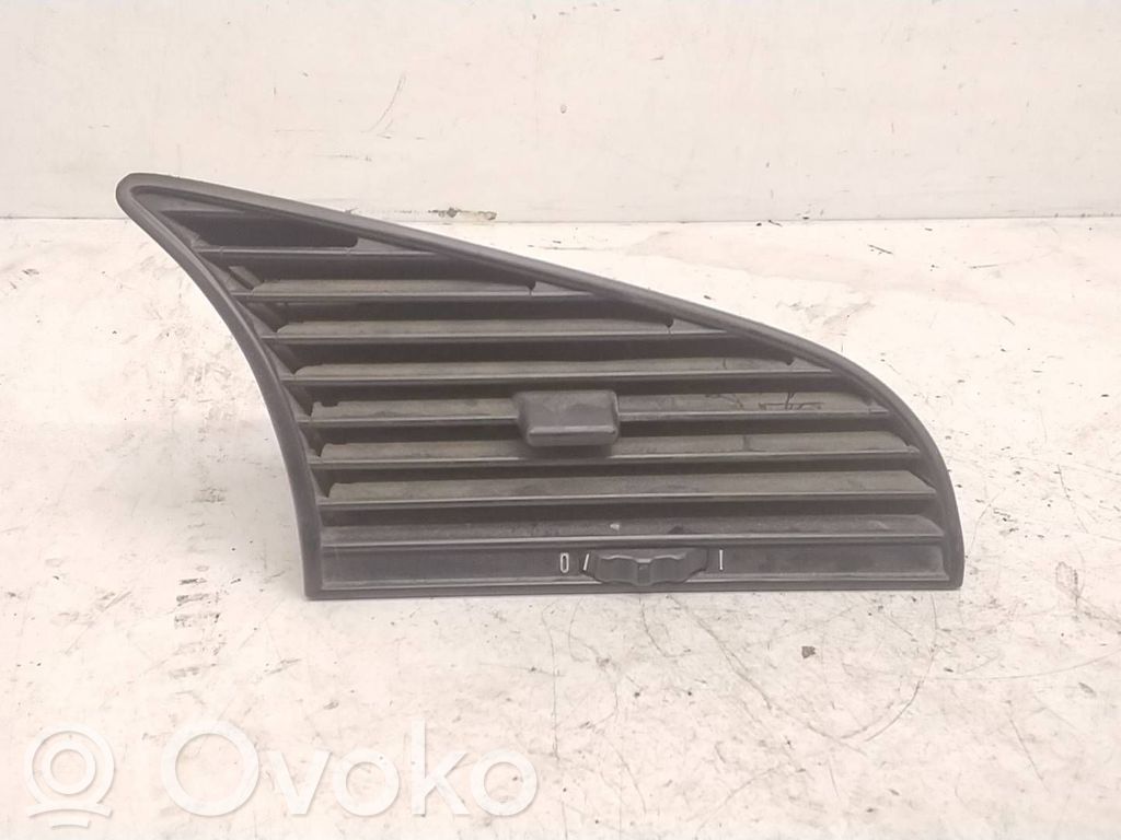 BMW 3 E36 Centrinės oro grotelės 
