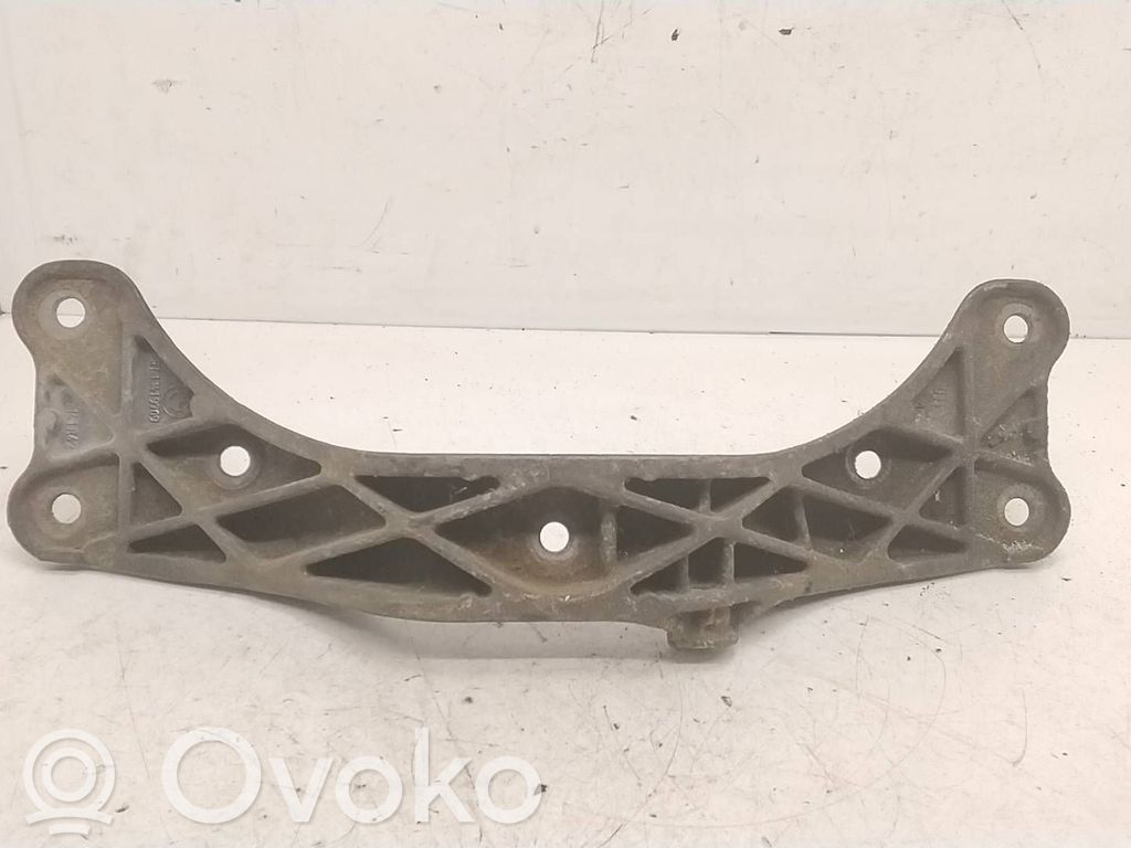 BMW 7 E38 Gearbox mounting bracket 