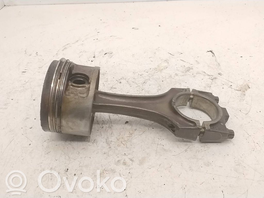 BMW 3 E30 Piston with connecting rod 