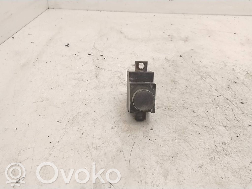 BMW 7 E65 E66 Tailgate release/open handle 