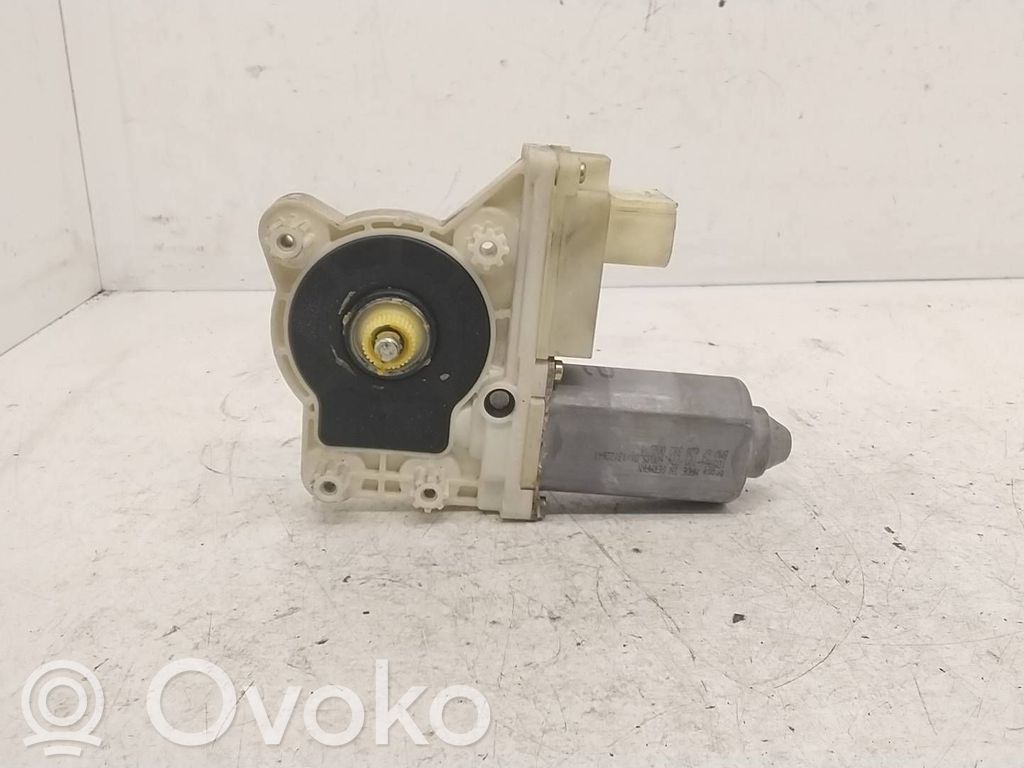 BMW 7 E65 E66 Front door window regulator motor 