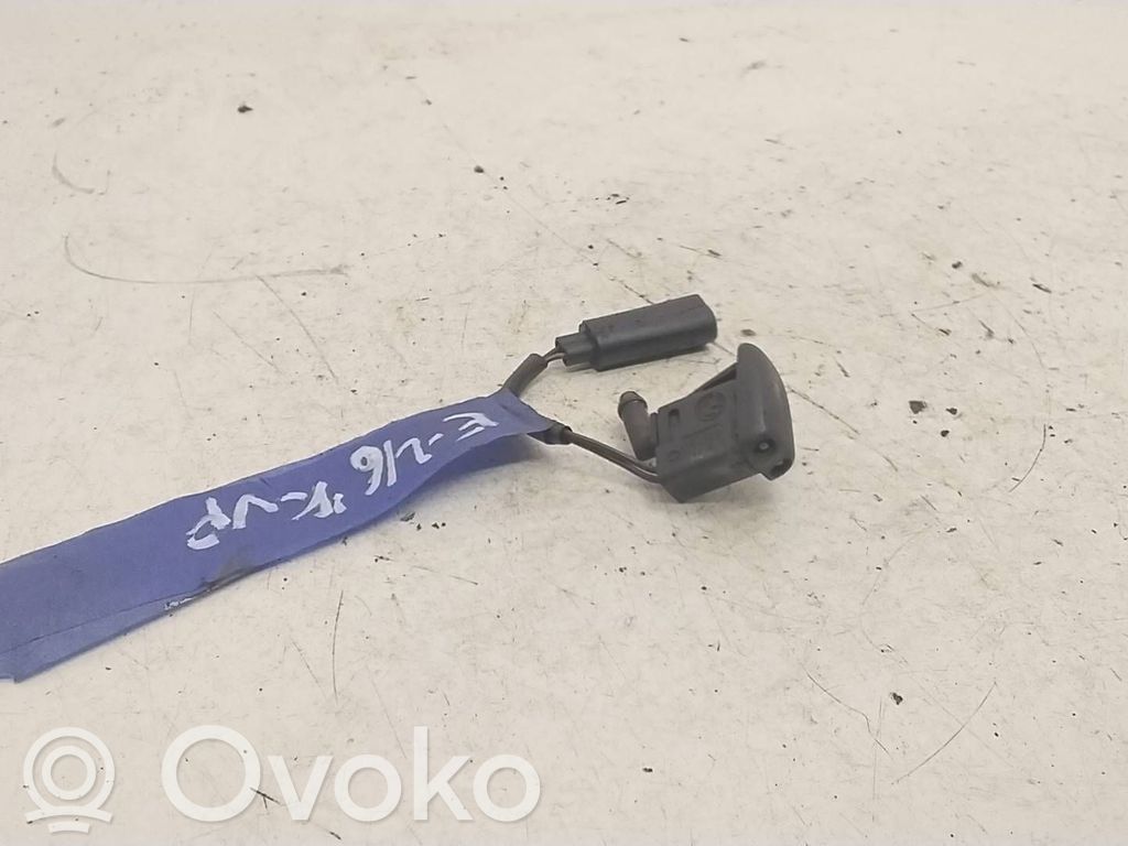 BMW 3 E46 Windshield washer spray nozzle 