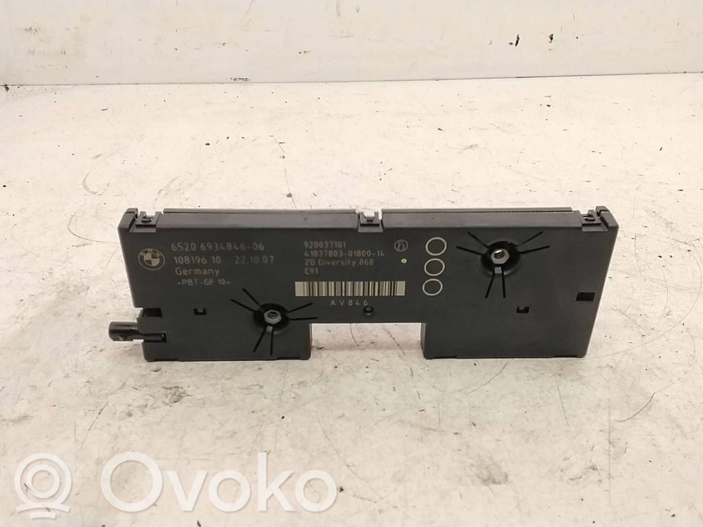 BMW 3 E90 E91 Antenos stiprintuvas 