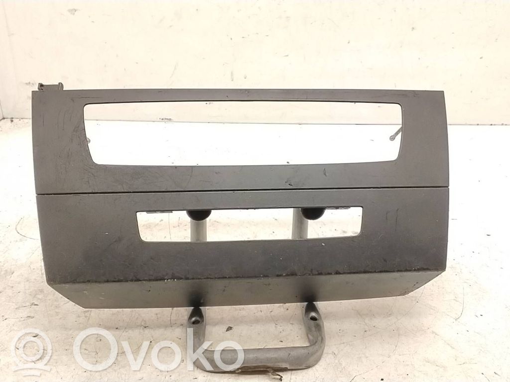 BMW 3 E90 E91 Radio/GPS head unit trim 