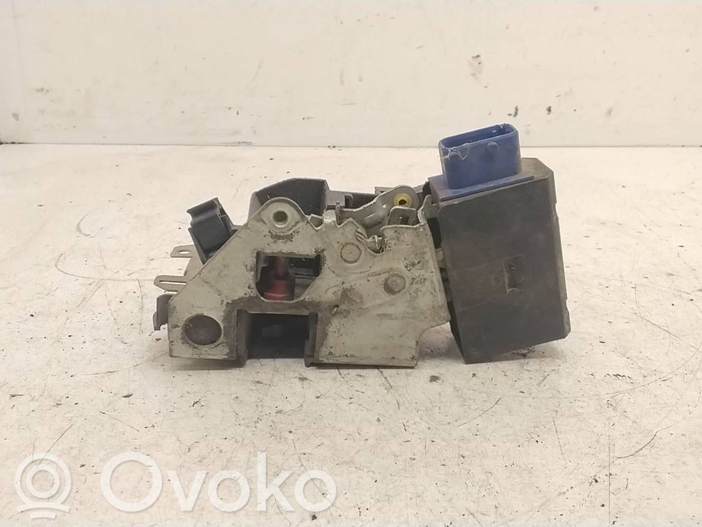 Takaoven lukko   8122420