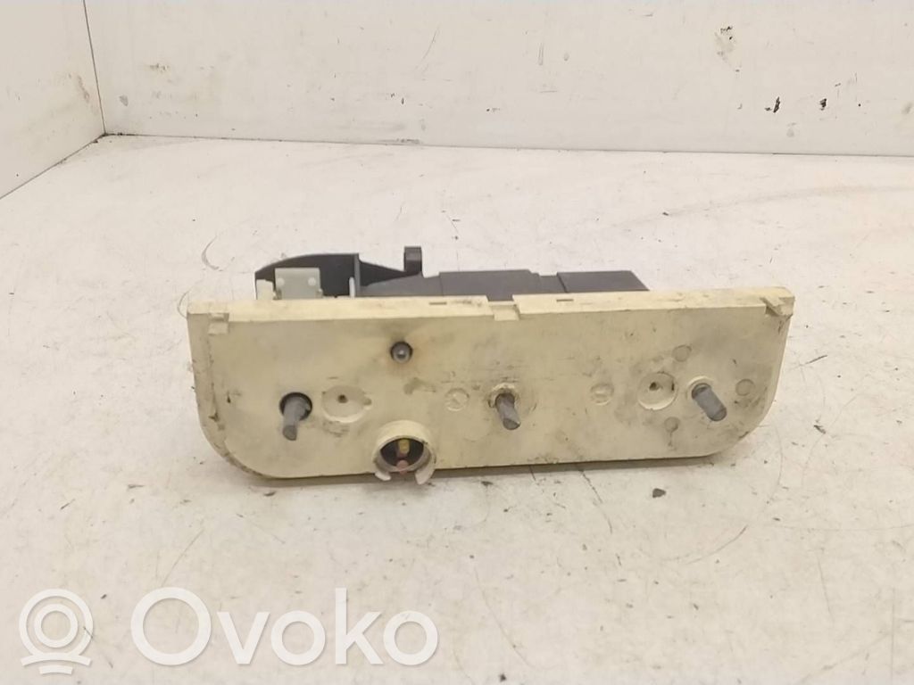 BMW 3 E36 Unitate control climatizare 