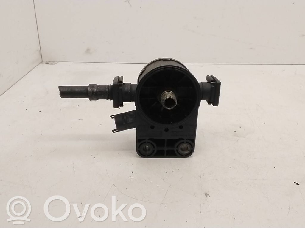 BMW 5 E39 Bridă fixare filtru combustibil 
