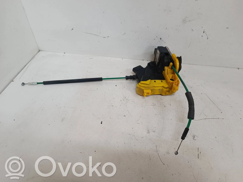 Hyundai i30 Front door lock 