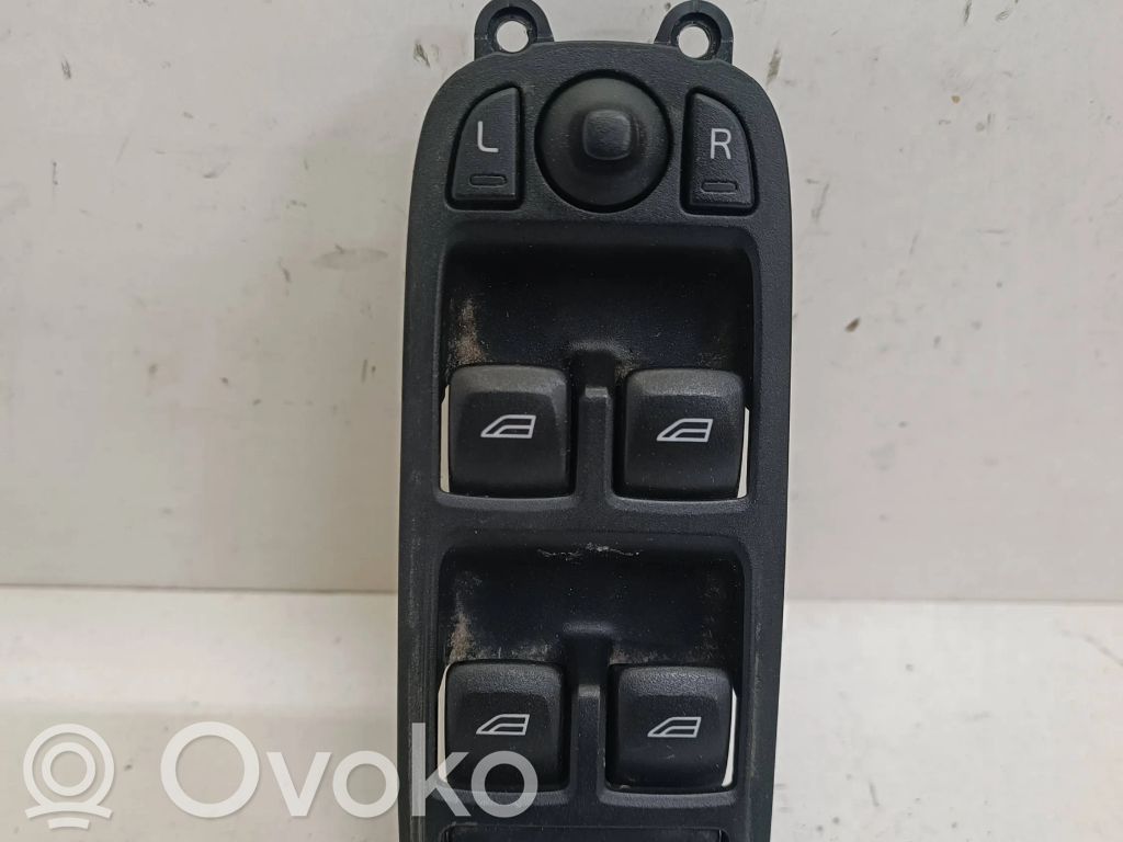 Electric window control switch   31334345,12W502,SWEB02