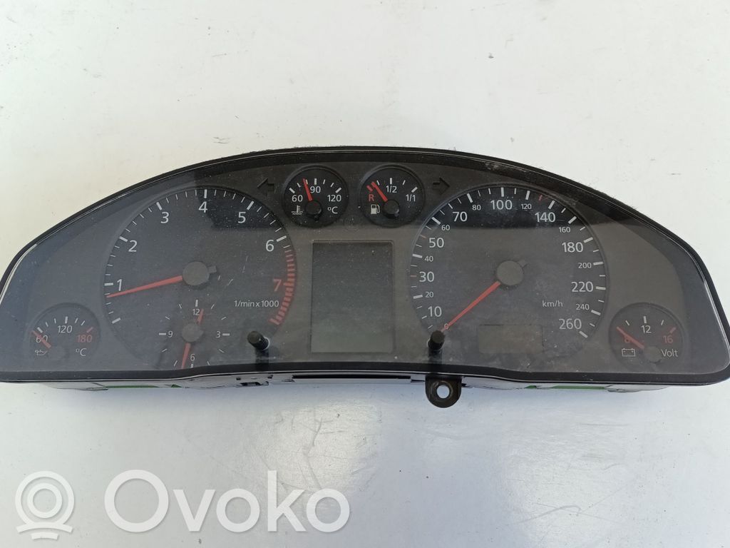 Audi A6 S6 C5 4B Licznik / Prędkościomierz 