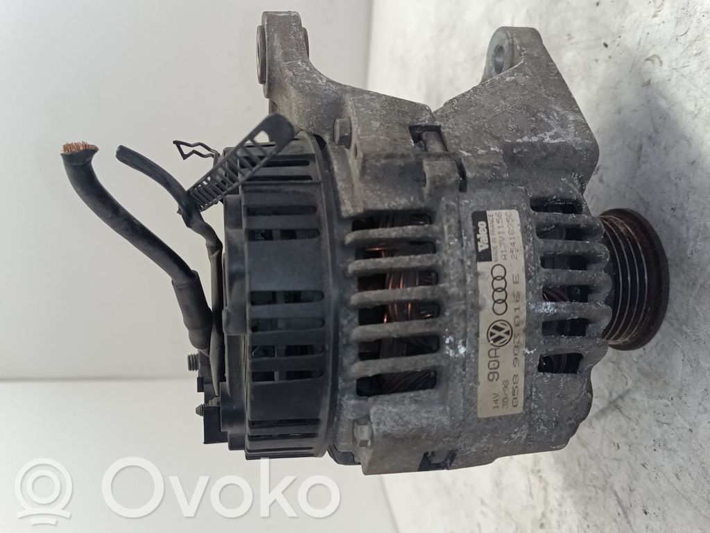 Audi A4 S4 B5 8D Alternador 