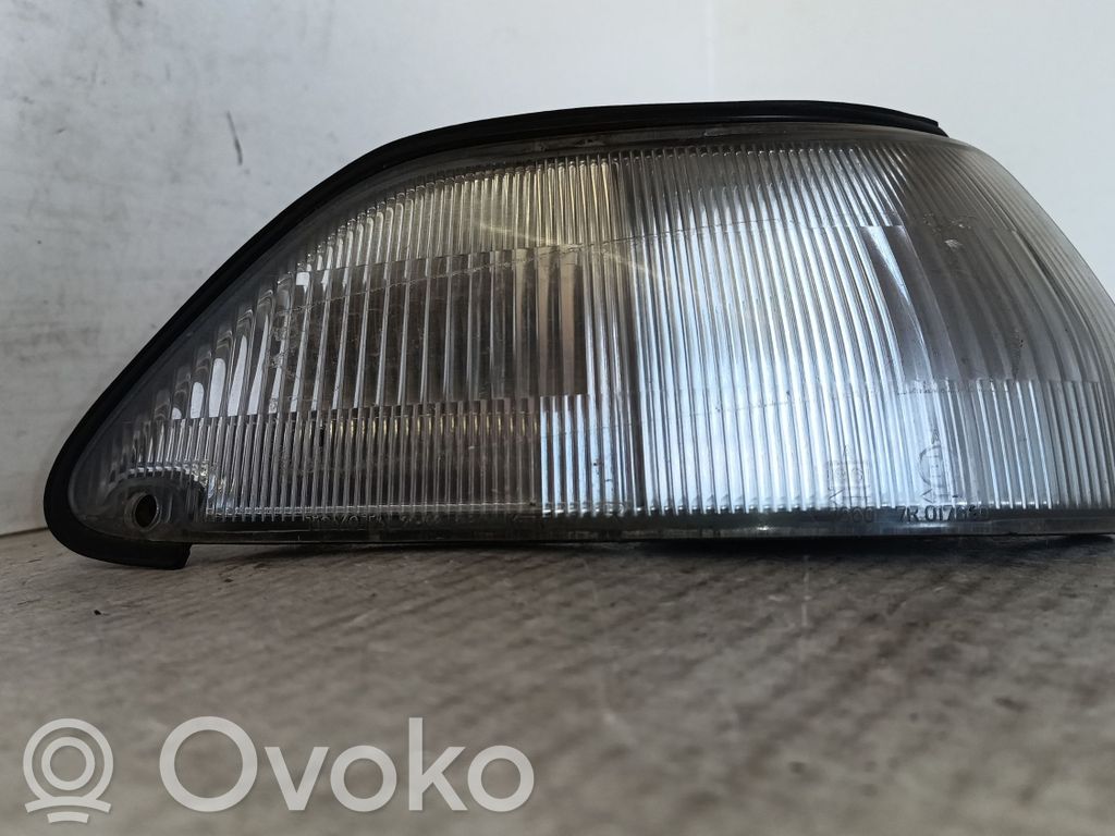 Toyota Carina T170 Etusuuntavilkku 