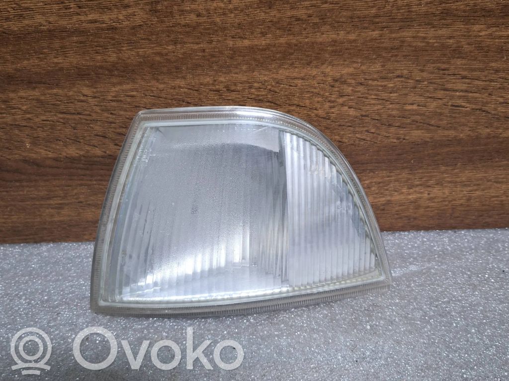 Front indicator light   E2013712