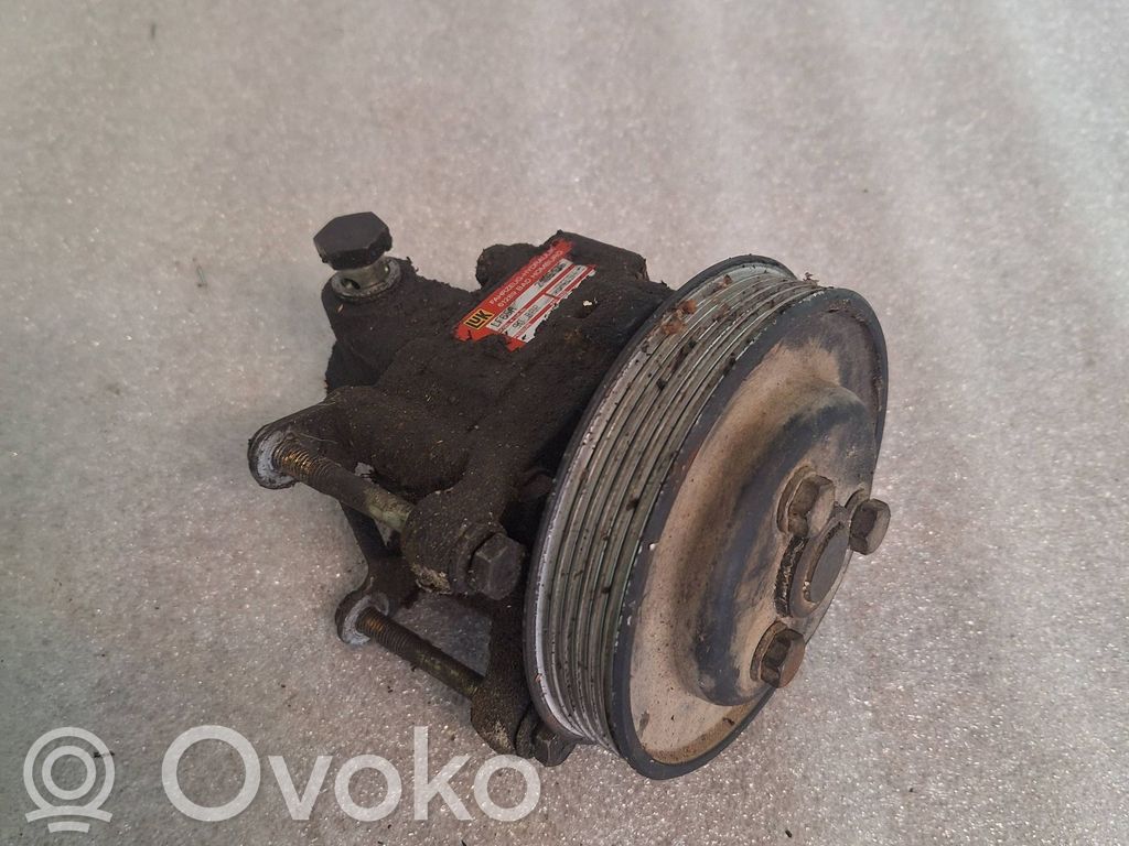 BMW 3 E36 Power steering pump 