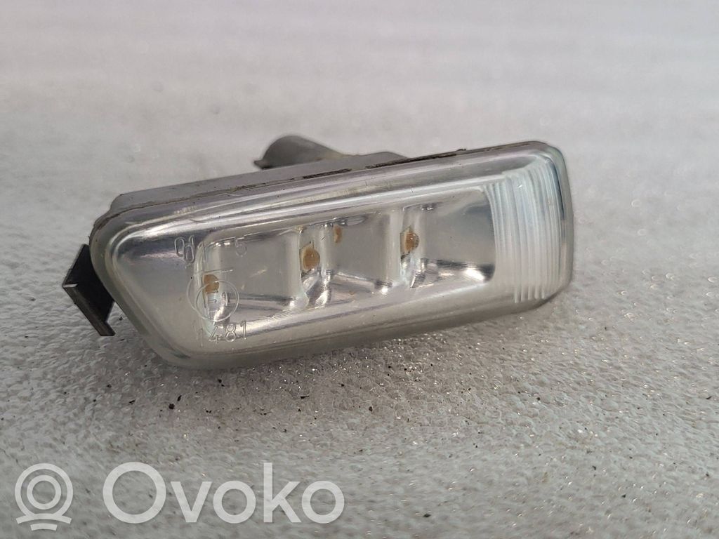 Audi A8 S8 D3 4E Front fender indicator light 