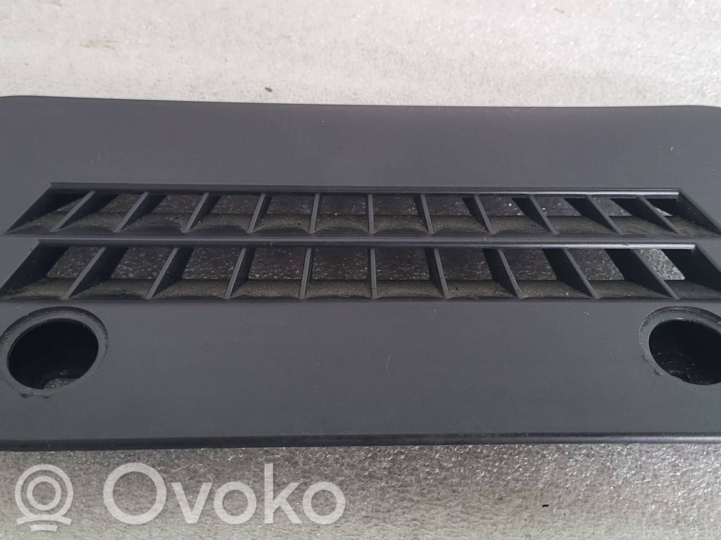 Audi A8 S8 D3 4E Quarter panel pressure vent 
